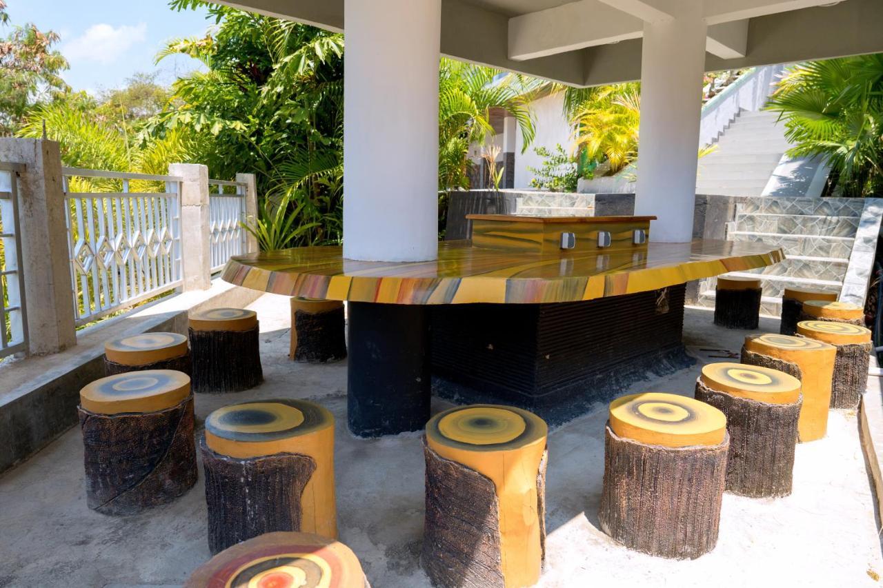 Monte Prundi Hotel Labuan Bajo Exterior photo